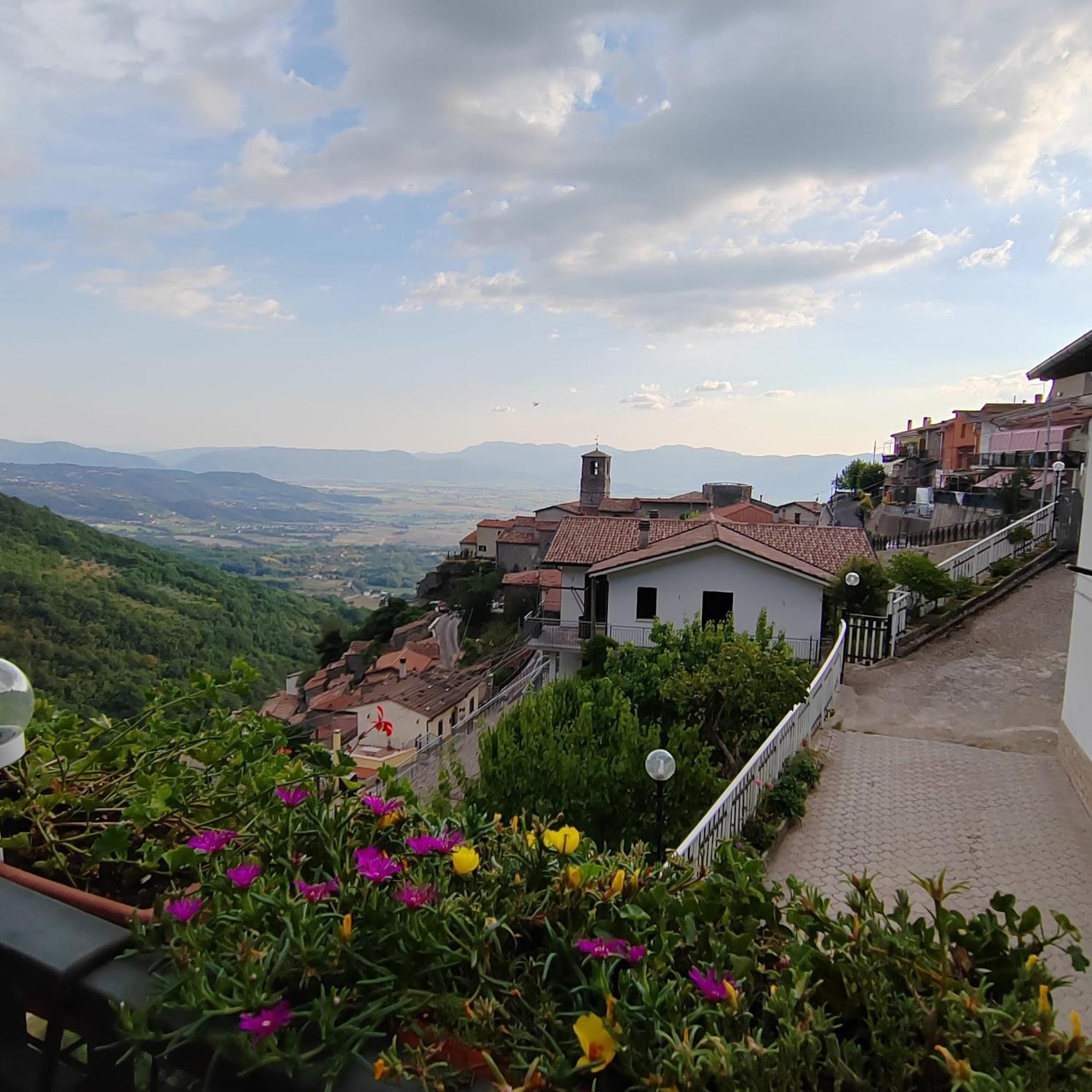 Casa San Giacomo Poggio Bustone Luaran gambar